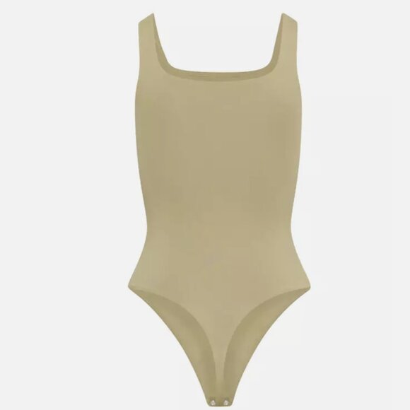 Aritzia Babaton Contour Warm Sand Sleeveless Square Neck Bodysuit - Picture 2 of 2